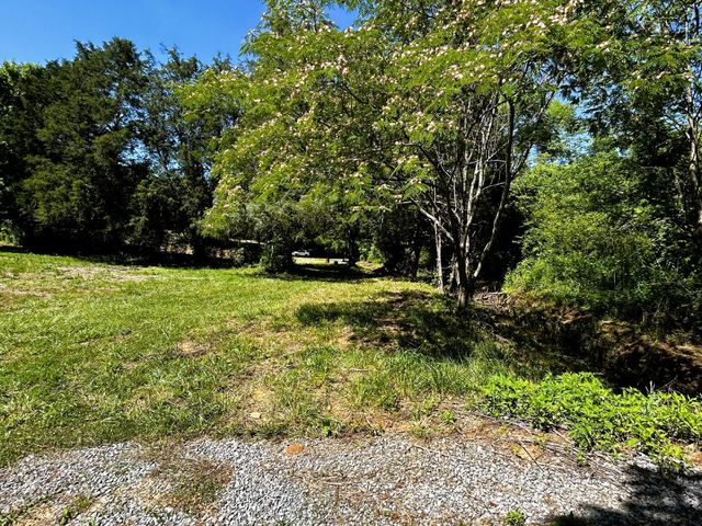 1060 County Road 130, Riceville, TN 37370
