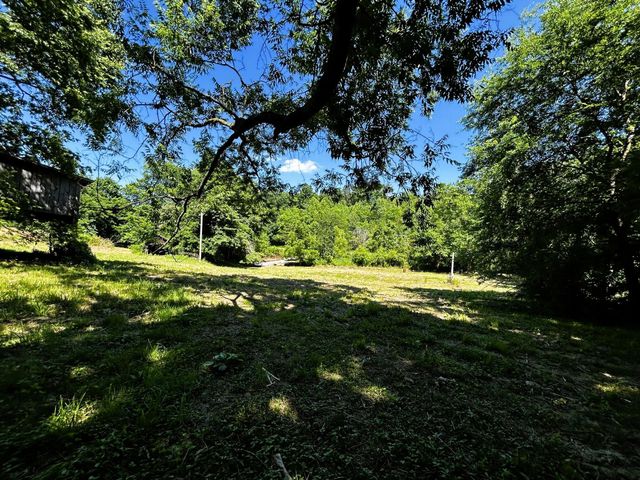 1060 County Road 130, Riceville, TN 37370