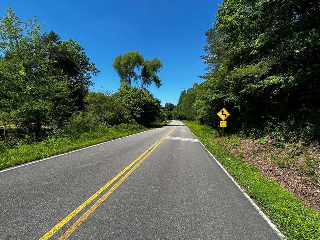 1060 County Road 130, Riceville, TN 37370