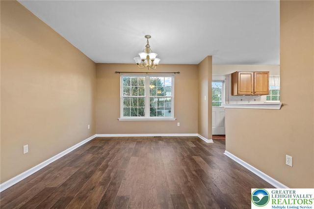 715 White Circle, Allen Twp, PA 18067