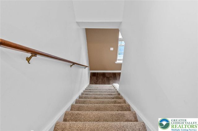 715 White Circle, Allen Twp, PA 18067