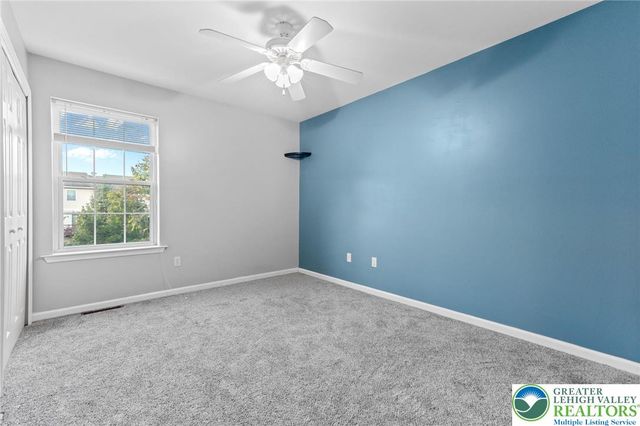 715 White Circle, Allen Twp, PA 18067