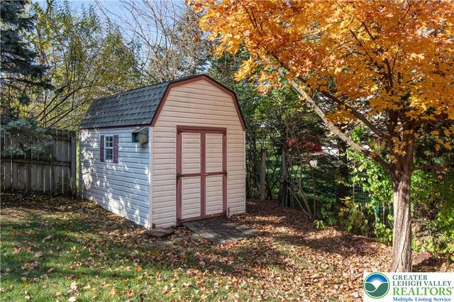 715 White Circle, Allen Twp, PA 18067