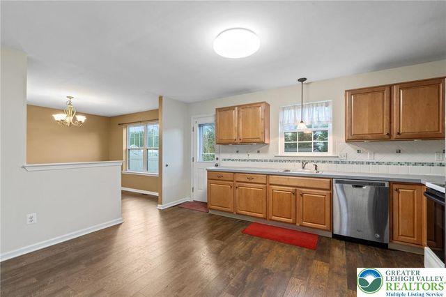 715 White Circle, Allen Twp, PA 18067