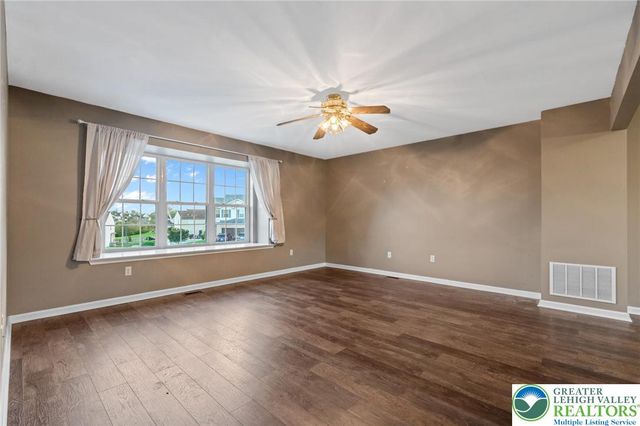 715 White Circle, Allen Twp, PA 18067