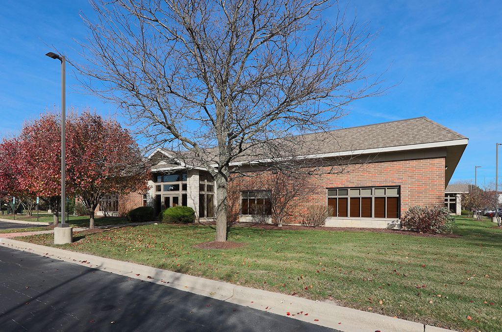1776 Legacy Circle 118D, Naperville, IL 60563