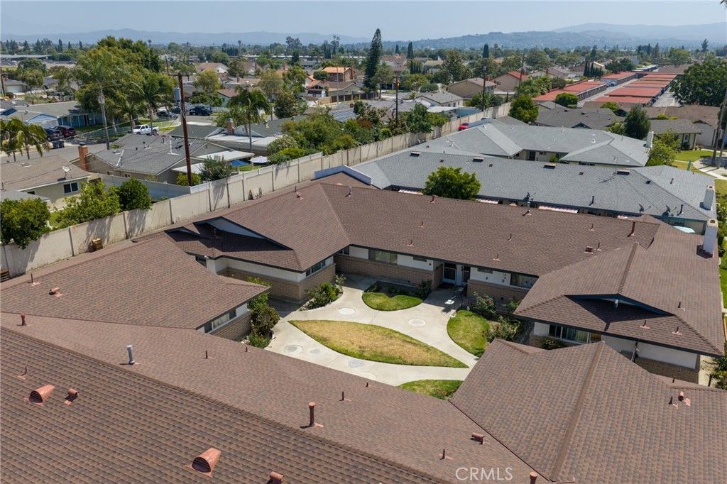 Image 12 of property listing at 2133 E Almont Avenue, Anaheim, CA 92806