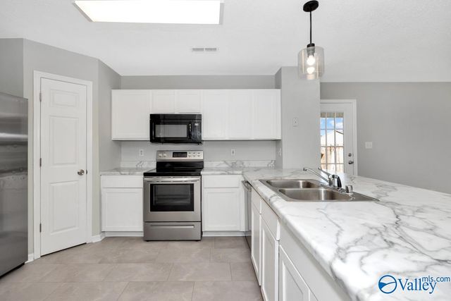 138 Bremerton Drive, Huntsville, AL 35824