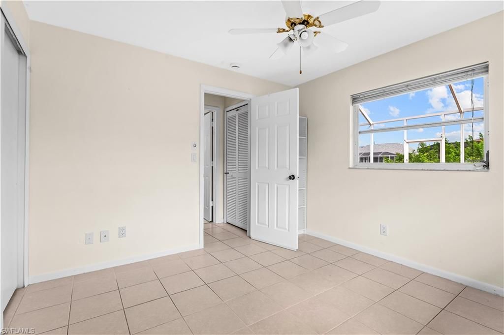 Image 15 of property listing at 403 SE 33rd TER, Cape Coral, FL 33904