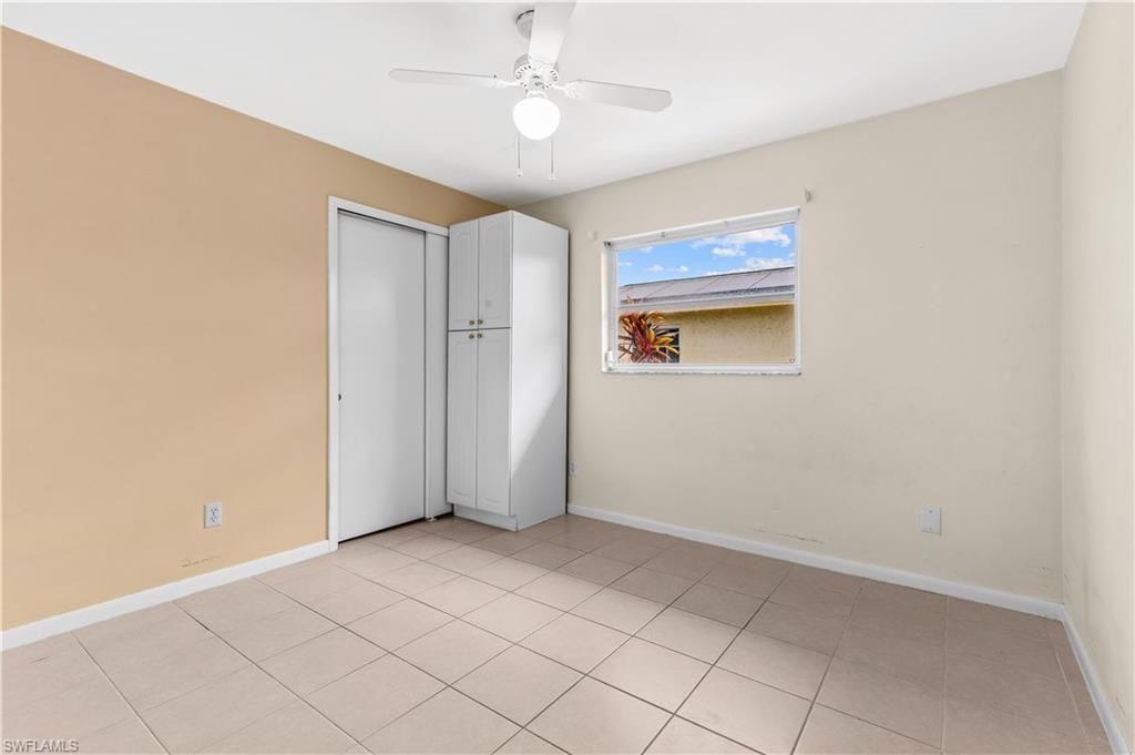 Image 16 of property listing at 403 SE 33rd TER, Cape Coral, FL 33904
