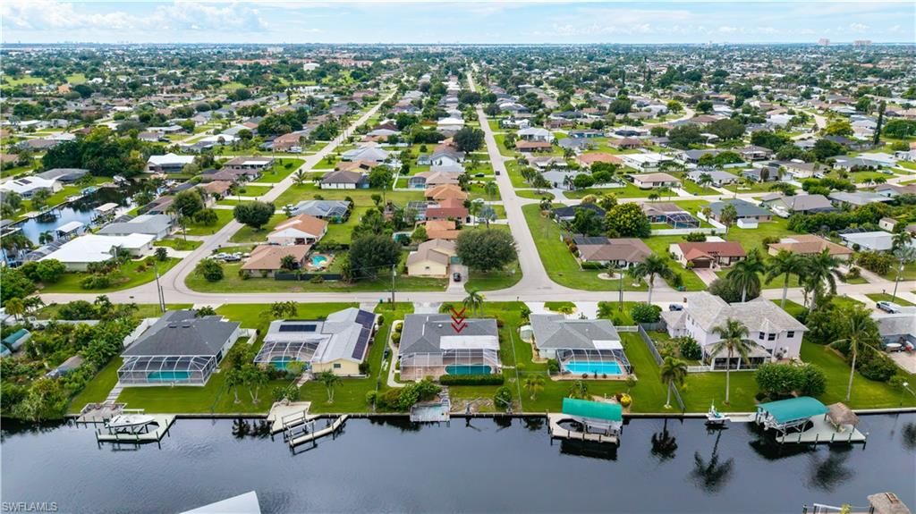 Image 29 of property listing at 403 SE 33rd TER, Cape Coral, FL 33904