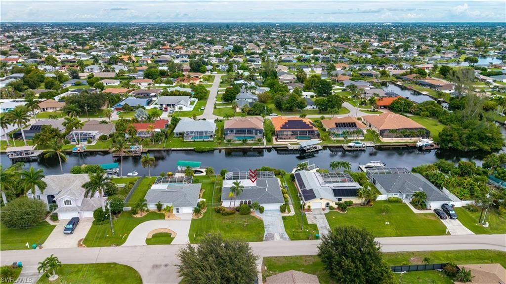 Image 33 of property listing at 403 SE 33rd TER, Cape Coral, FL 33904