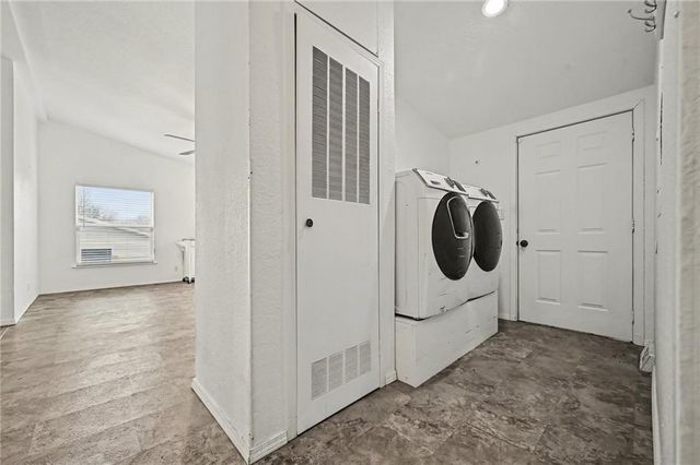 405 Wherritt Lane, Liberty, MO 64608