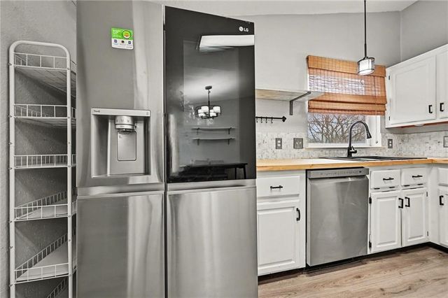 405 Wherritt Lane, Liberty, MO 64608