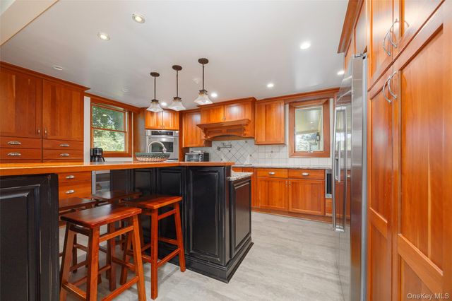 2101 Bruzgul Road, Lagrangeville, NY 12540