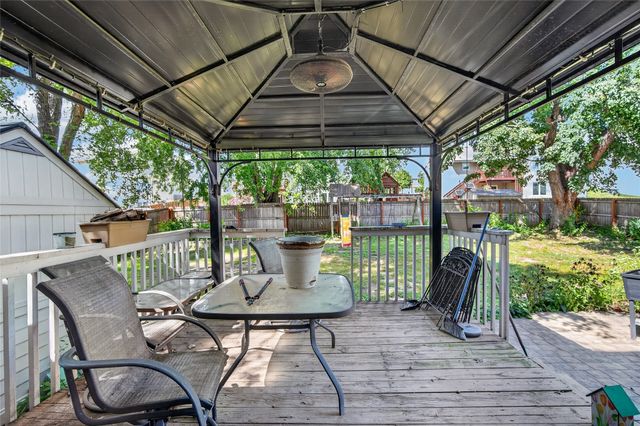 2524 E Leach Avenue, Des Moines, IA 50320