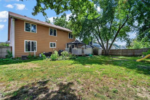 2524 E Leach Avenue, Des Moines, IA 50320