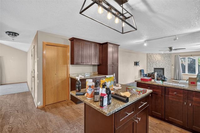 2524 E Leach Avenue, Des Moines, IA 50320