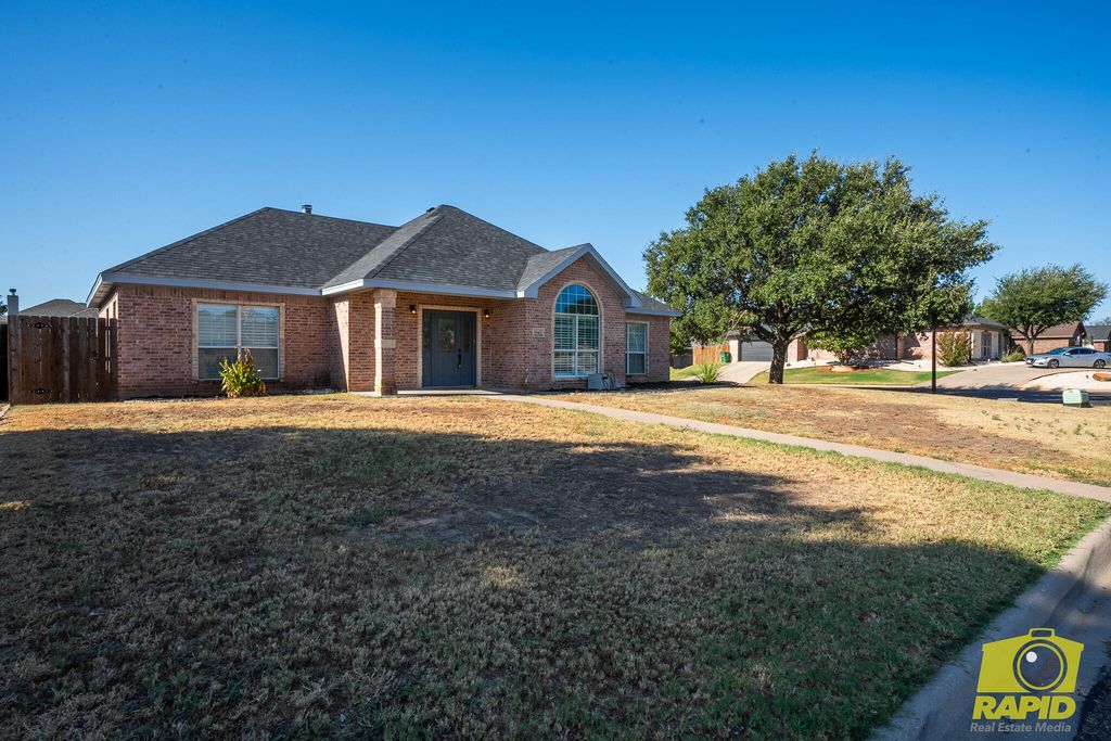 Image 2 of property listing at 5941 Stratford Avenue, San Angelo, TX 76901