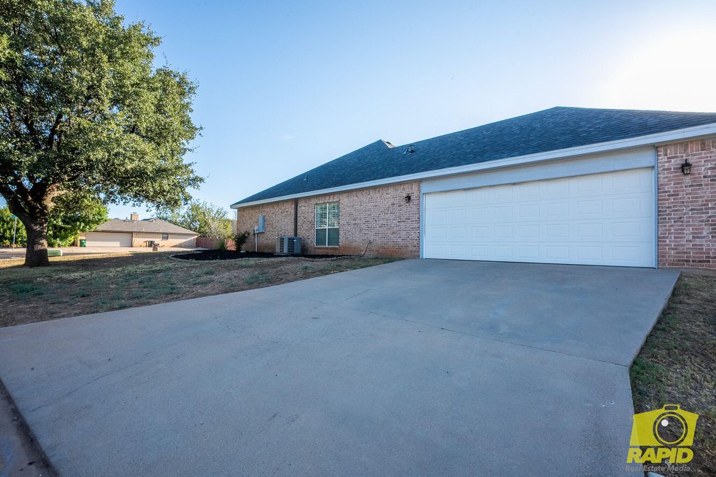 Image 33 of property listing at 5941 Stratford Avenue, San Angelo, TX 76901
