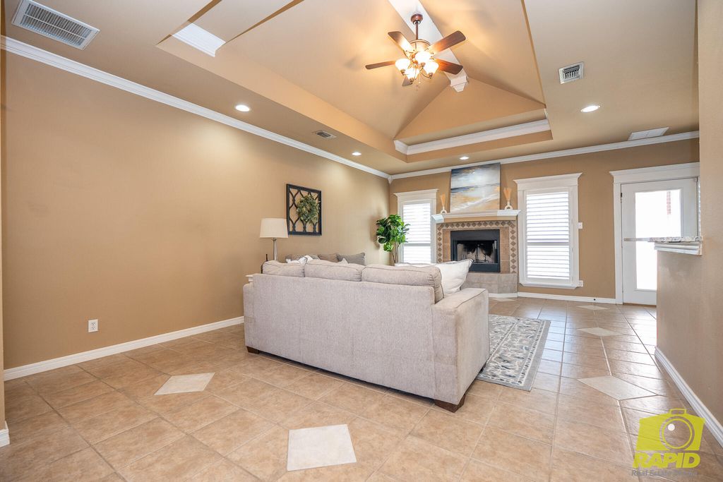 Image 6 of property listing at 5941 Stratford Avenue, San Angelo, TX 76901