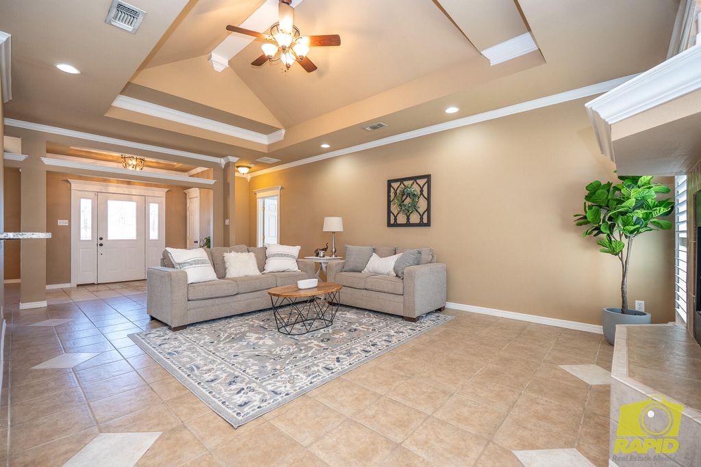 Image 8 of property listing at 5941 Stratford Avenue, San Angelo, TX 76901