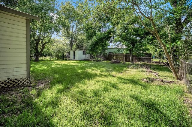 705 Akers Street, Angleton, TX 77515