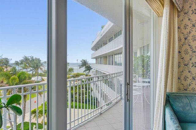 100 Royal Palm Way F4, Palm Beach, FL 33480
