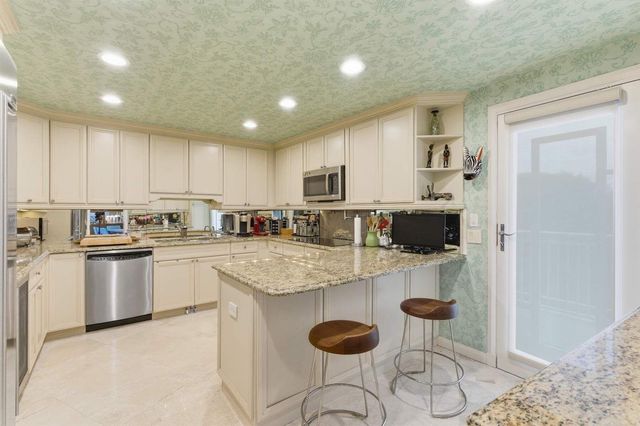 100 Royal Palm Way F4, Palm Beach, FL 33480