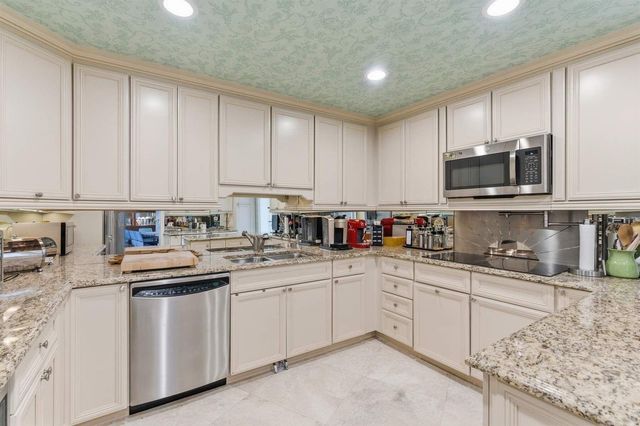100 Royal Palm Way F4, Palm Beach, FL 33480
