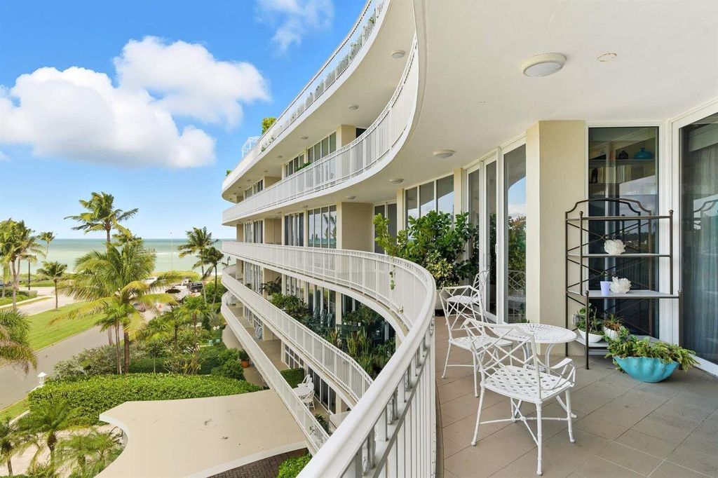 100 Royal Palm Way F4, Palm Beach, FL 33480