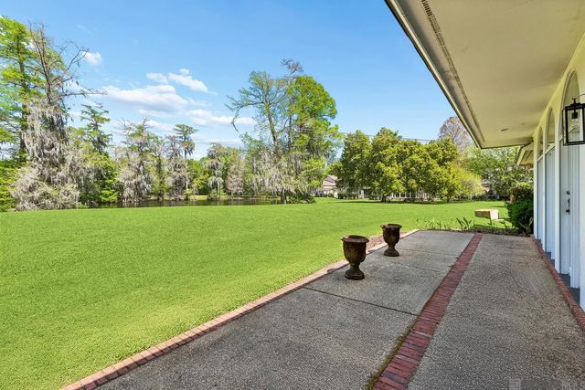 1342 Applewood Rd, Baton Rouge, LA 70808