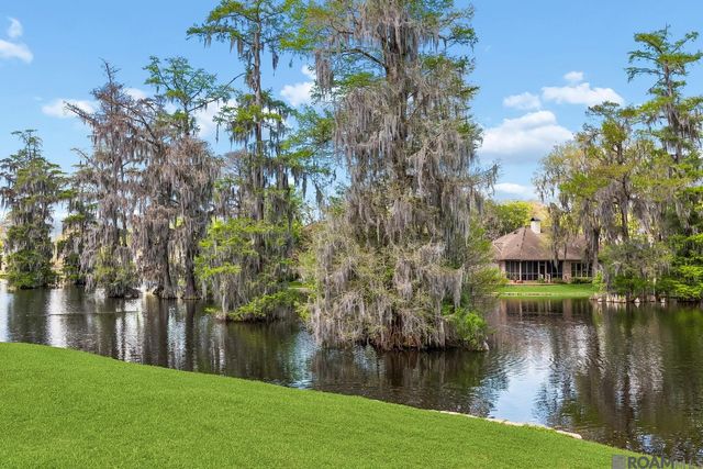1342 Applewood Rd, Baton Rouge, LA 70808