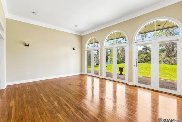 1342 Applewood Rd, Baton Rouge, LA 70808