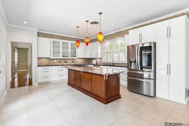 1342 Applewood Rd, Baton Rouge, LA 70808