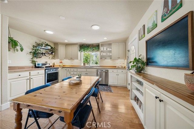 21425 Valley Oak Drive, Middletown, CA 95461