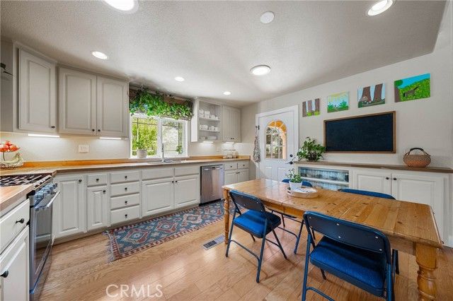 21425 Valley Oak Drive, Middletown, CA 95461