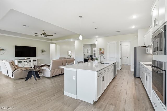 17040 Serengeti CIR, Alva, FL 33920