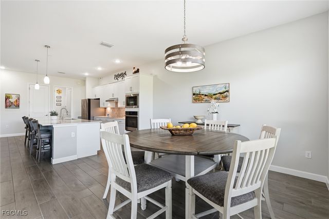 17040 Serengeti CIR, Alva, FL 33920