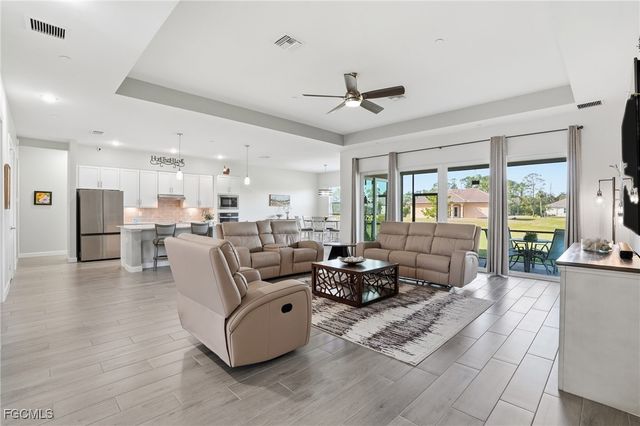 17040 Serengeti CIR, Alva, FL 33920