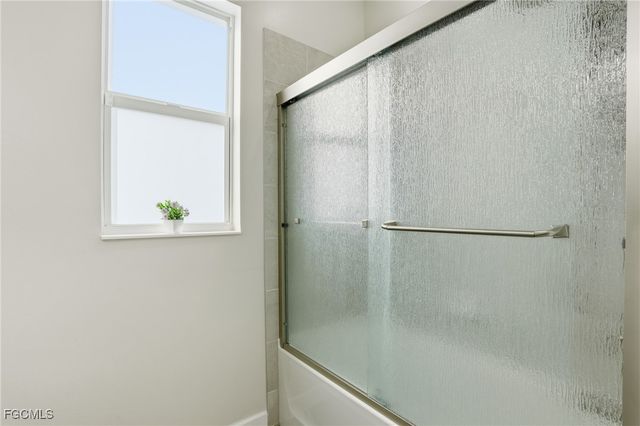 17040 Serengeti CIR, Alva, FL 33920