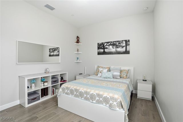 17040 Serengeti CIR, Alva, FL 33920