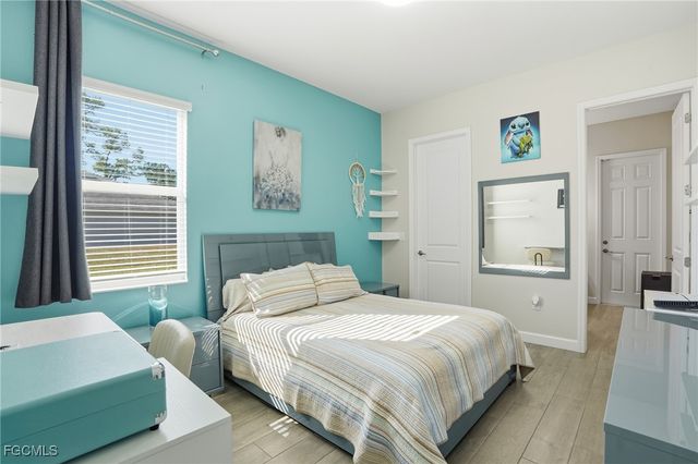 17040 Serengeti CIR, Alva, FL 33920