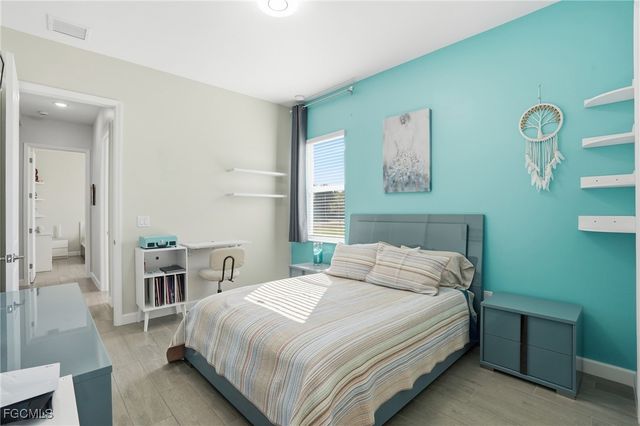 17040 Serengeti CIR, Alva, FL 33920