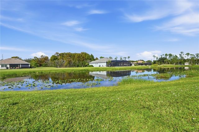 17040 Serengeti CIR, Alva, FL 33920