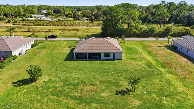 17040 Serengeti CIR, Alva, FL 33920