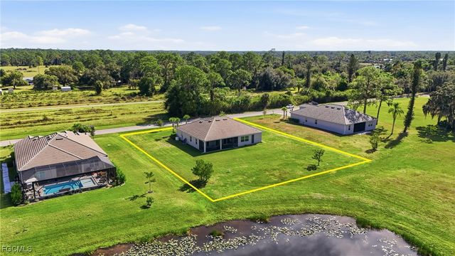 17040 Serengeti CIR, Alva, FL 33920