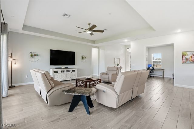 17040 Serengeti CIR, Alva, FL 33920