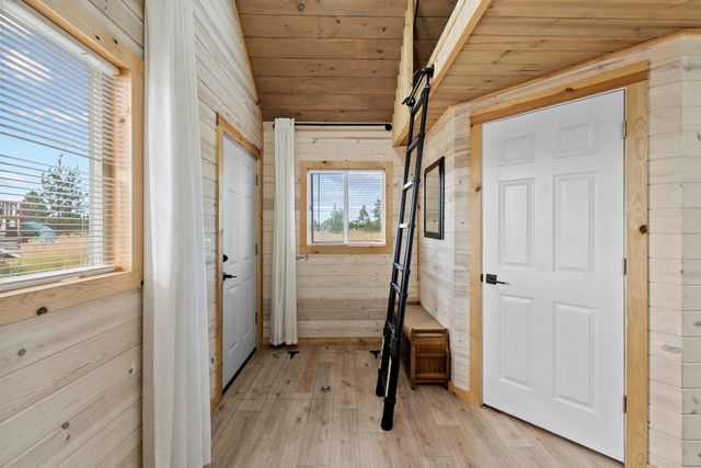 13952 N Dover Rd, Nine Mile Falls, WA 99026