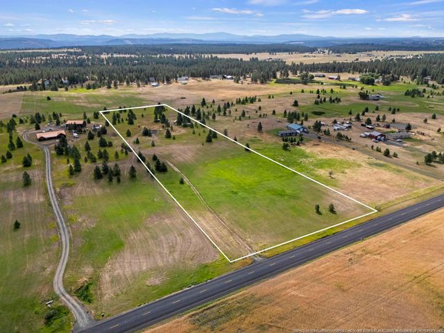 13952 N Dover Rd, Nine Mile Falls, WA 99026